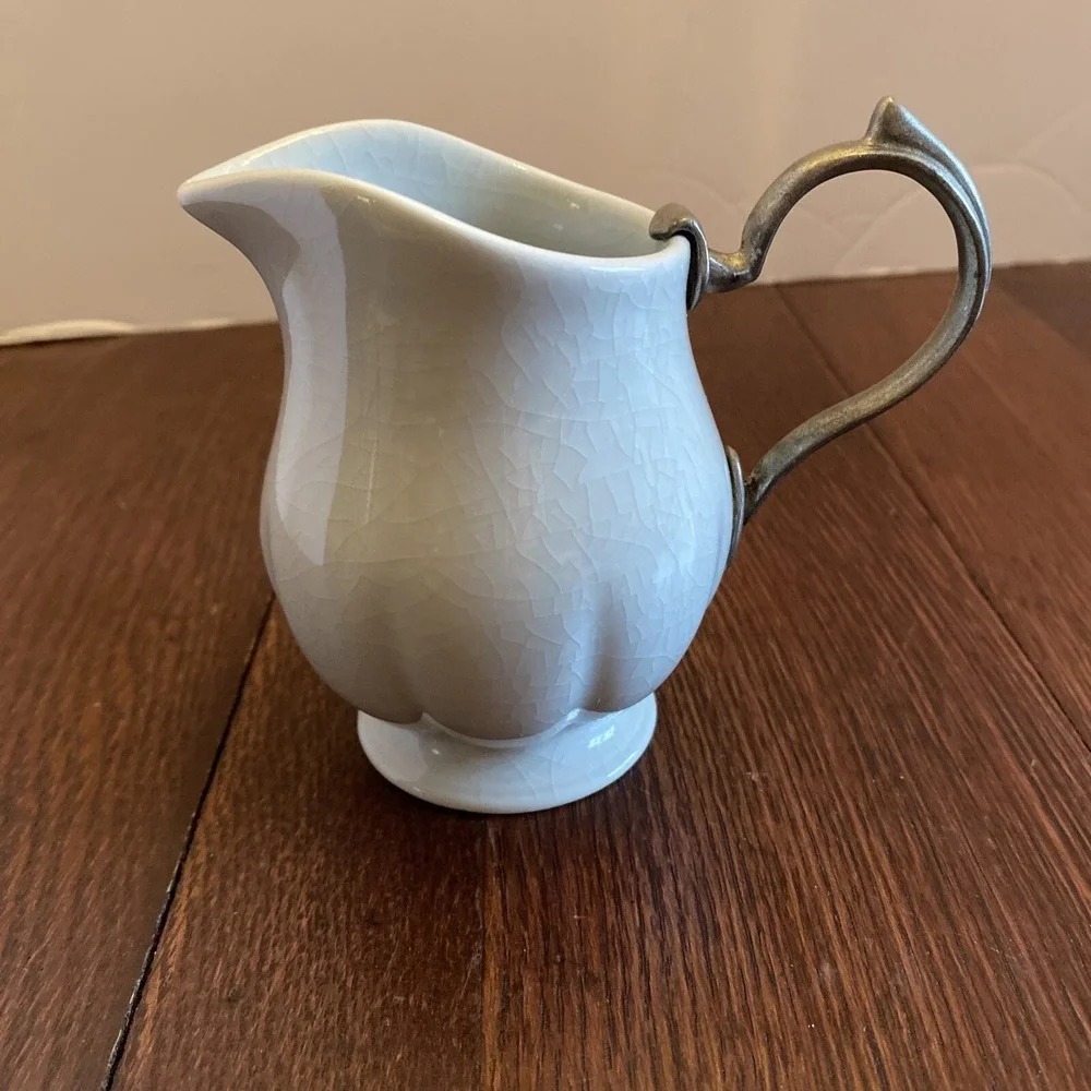 Creamer Pitcher With‎ Metal Handle